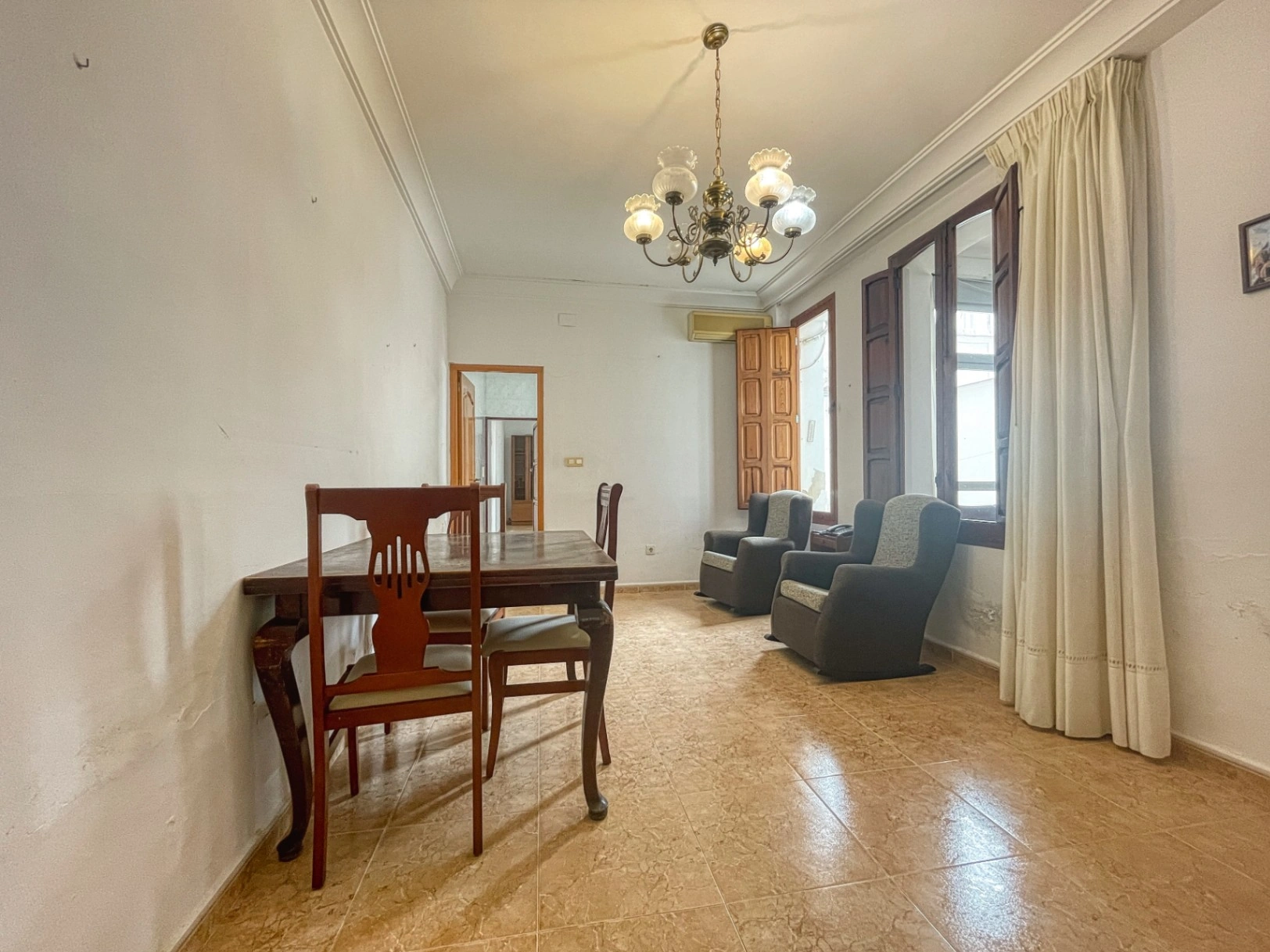House with 13 rooms and 422 m² in the heart of Pego (03780)