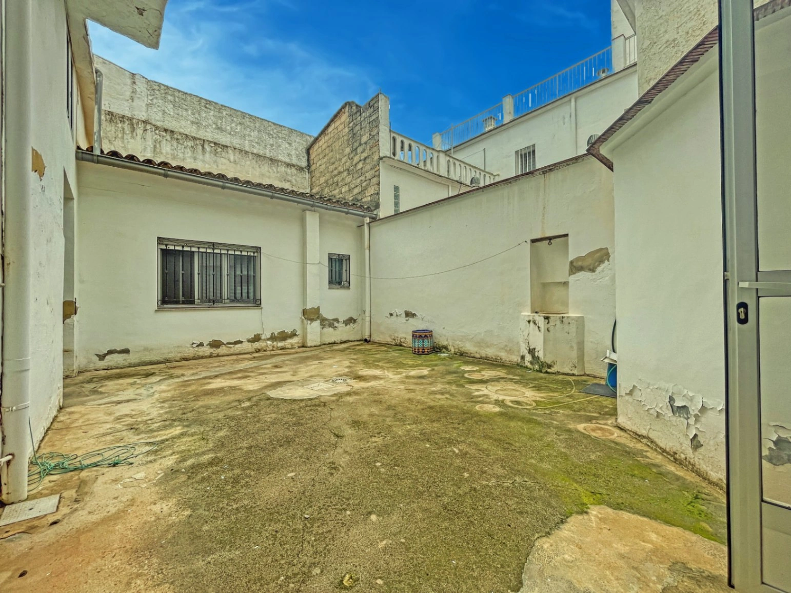 House with 13 rooms and 422 m² in the heart of Pego (03780)