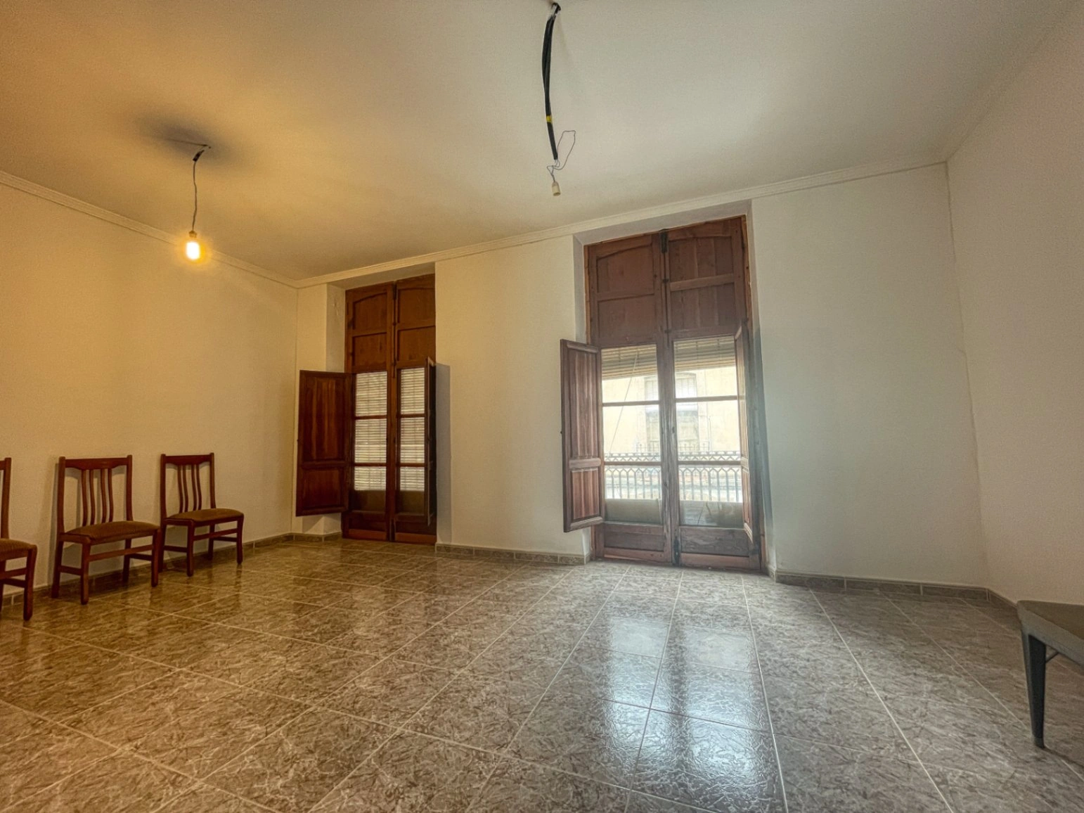 House with 13 rooms and 422 m² in the heart of Pego (03780)