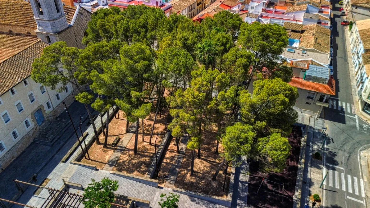 House with 13 rooms and 422 m² in the heart of Pego (03780)