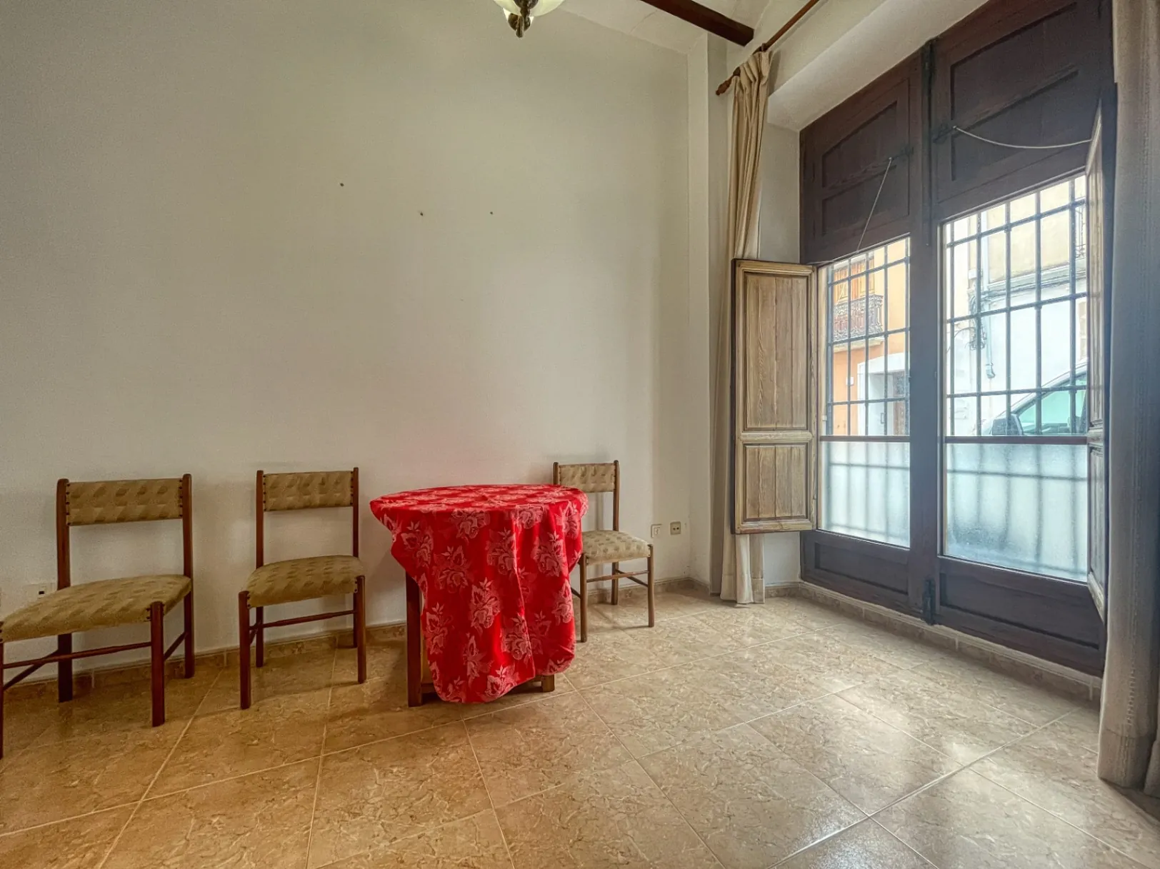 House with 13 rooms and 422 m² in the heart of Pego (03780)