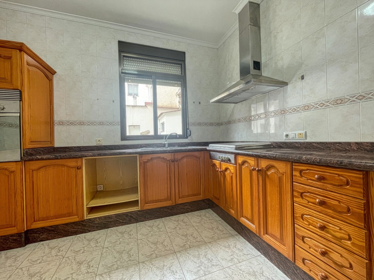 House with 13 rooms and 422 m² in the heart of Pego (03780)