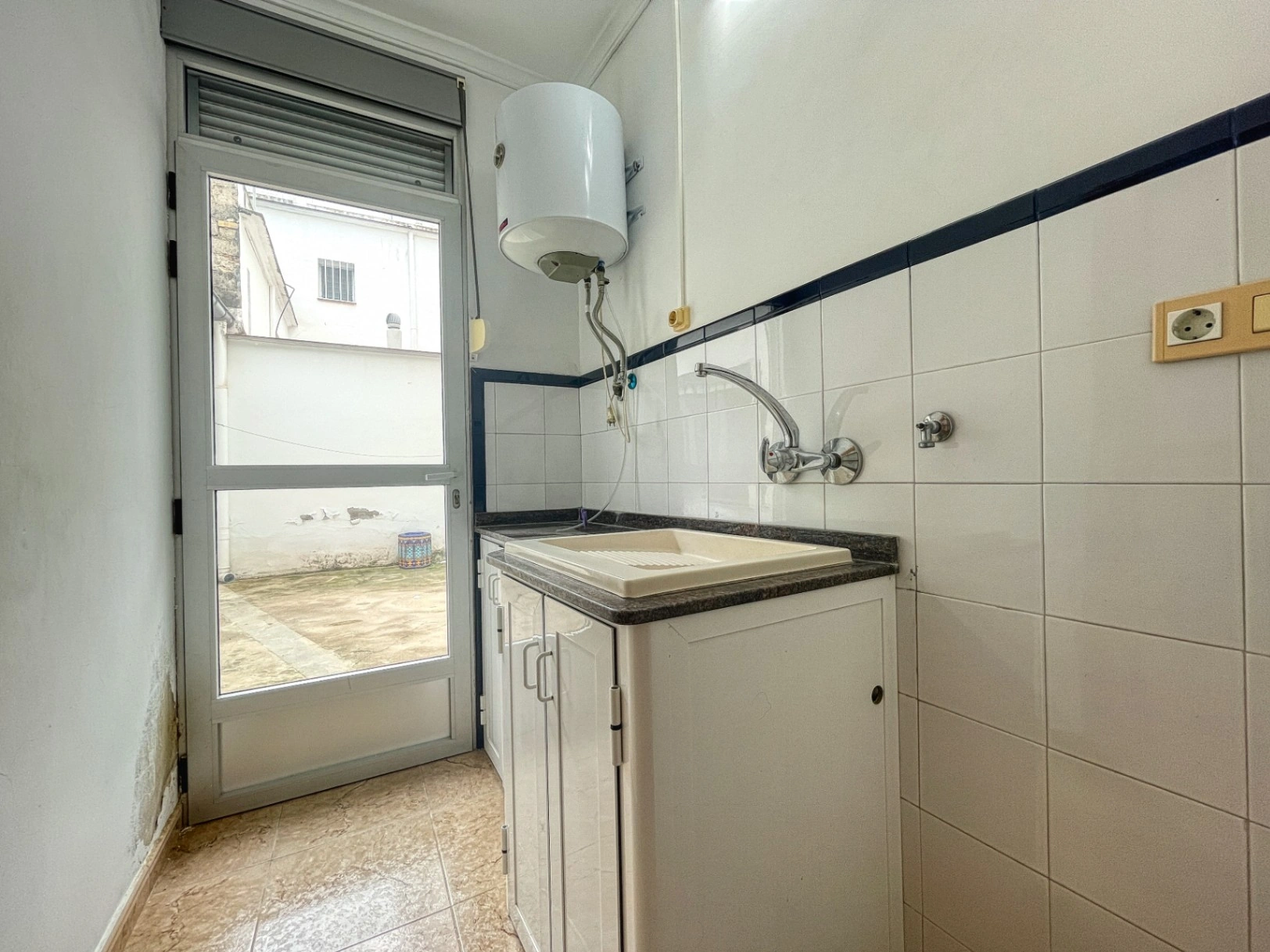 House with 13 rooms and 422 m² in the heart of Pego (03780)