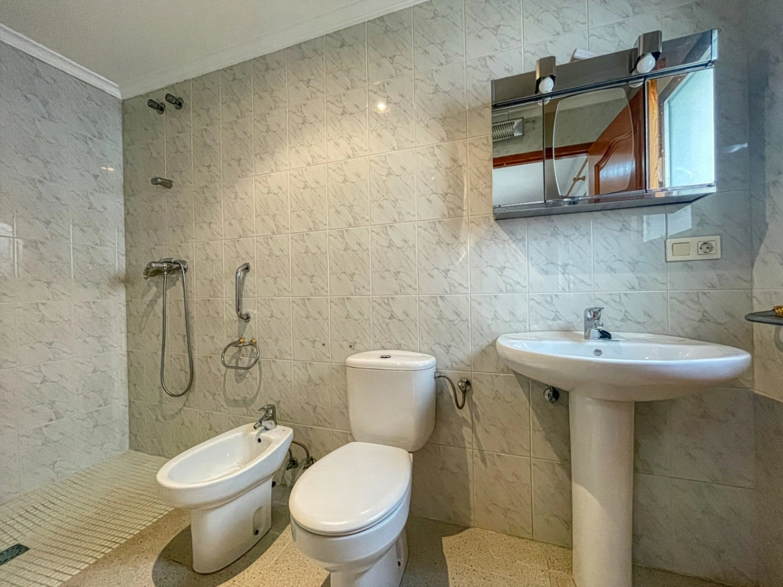 House with 13 rooms and 422 m² in the heart of Pego (03780)