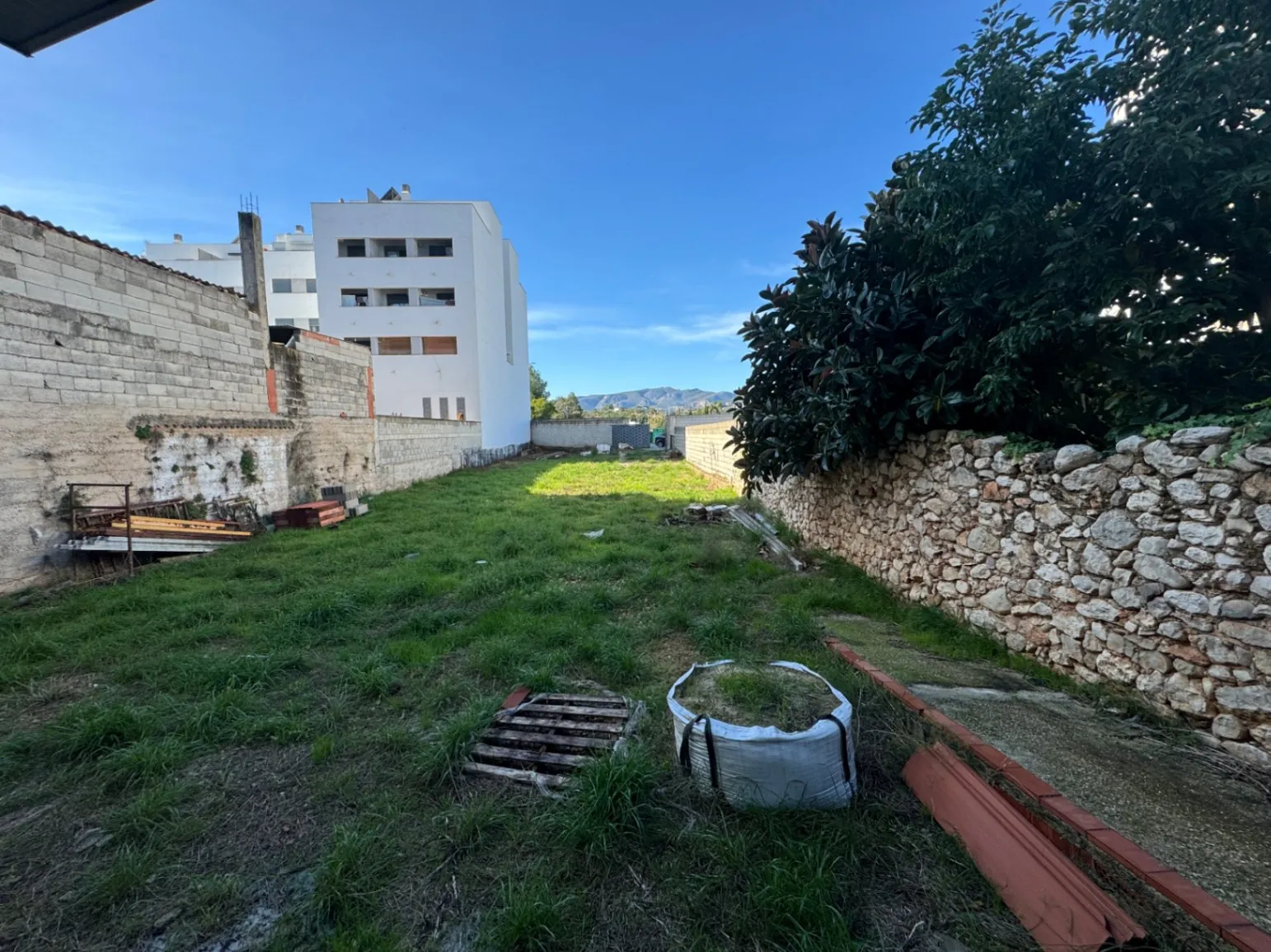 Parcela en venta en Pego, Alicante - 613 m² de oportunidad.