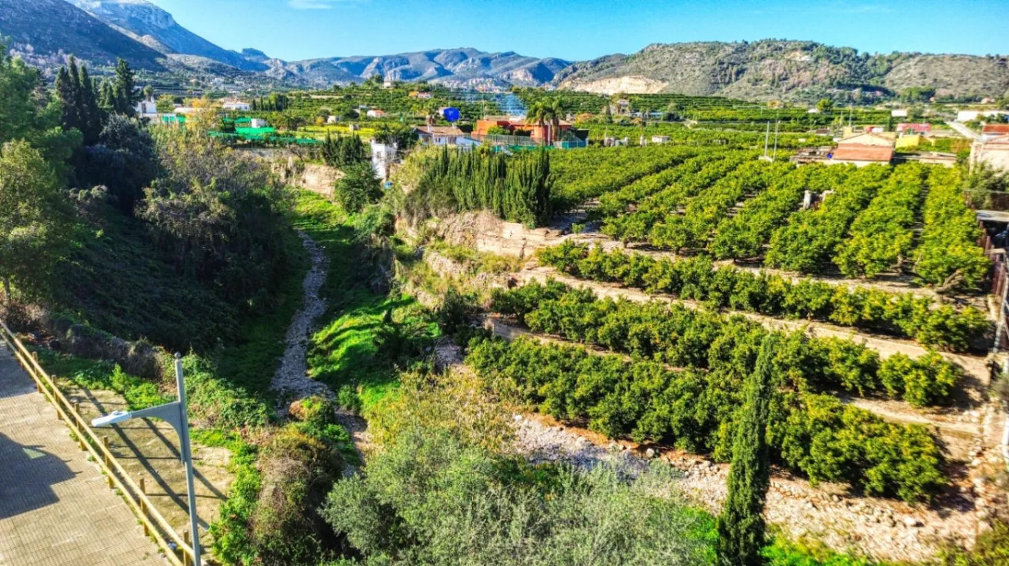 Parcela en venta en Pego, Alicante - 613 m² de oportunidad.