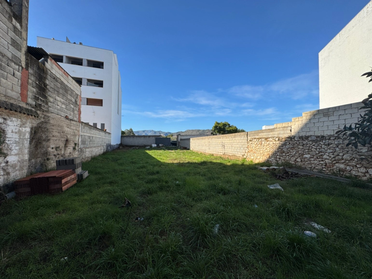 Parcela en venta en Pego, Alicante - 613 m² de oportunidad.