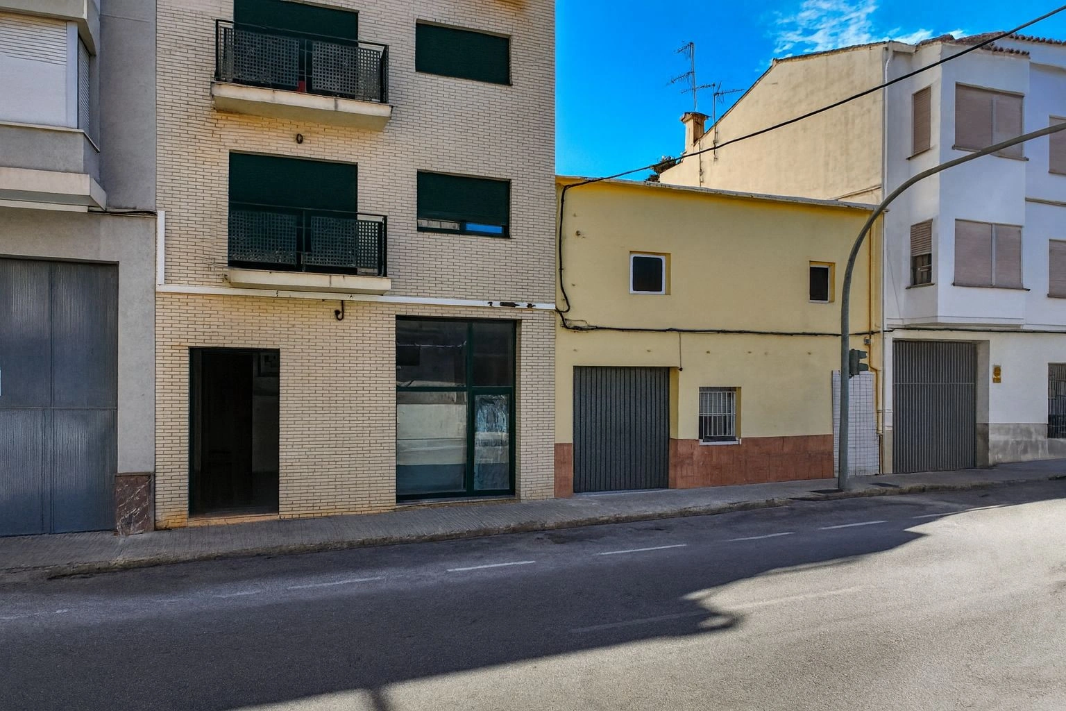 Local comercial en venta zona muy transitada en Pego (Marina Alta)