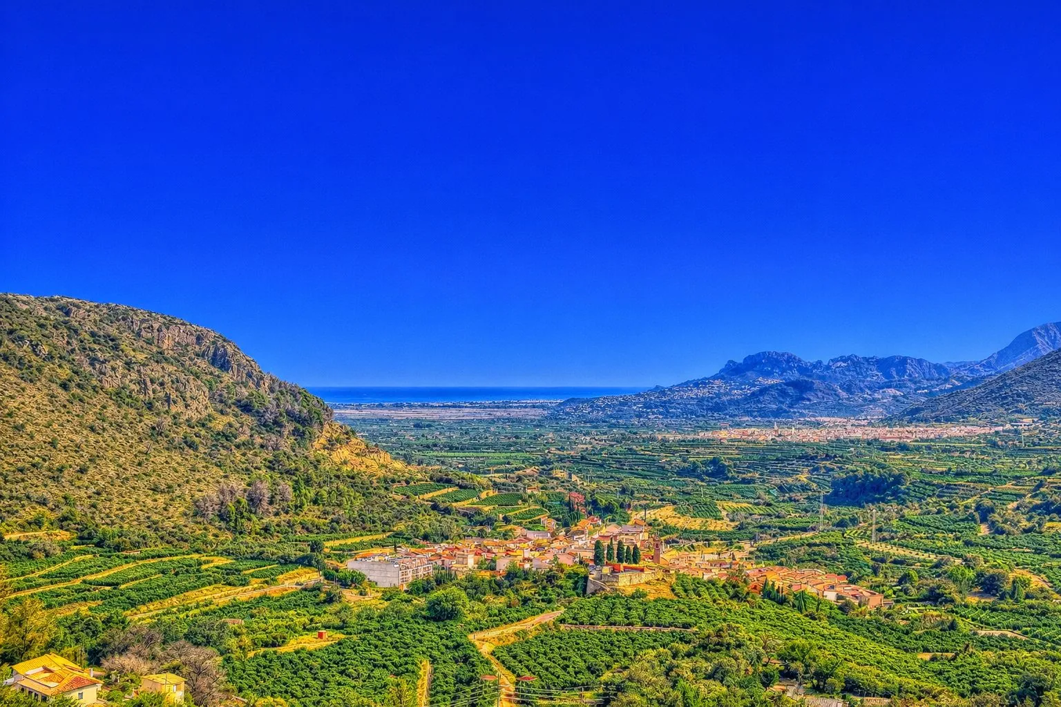Chalet con piscina y vistas panorámicas en Adsubia (Costa Blanca)