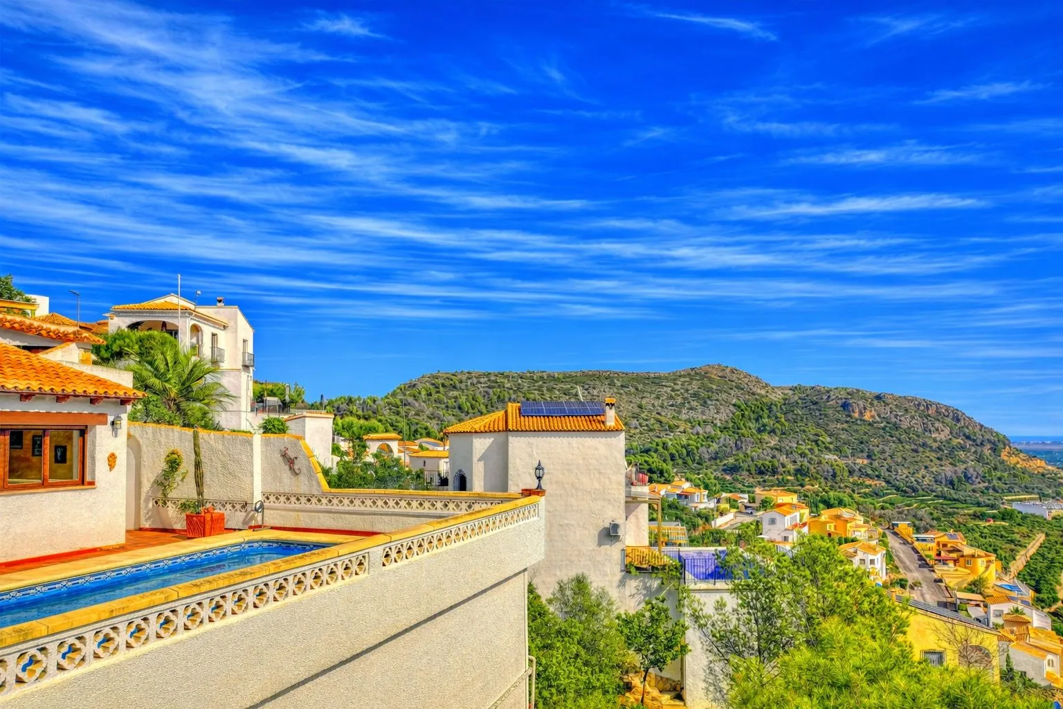 Chalet con piscina y vistas panorámicas en Adsubia (Costa Blanca)