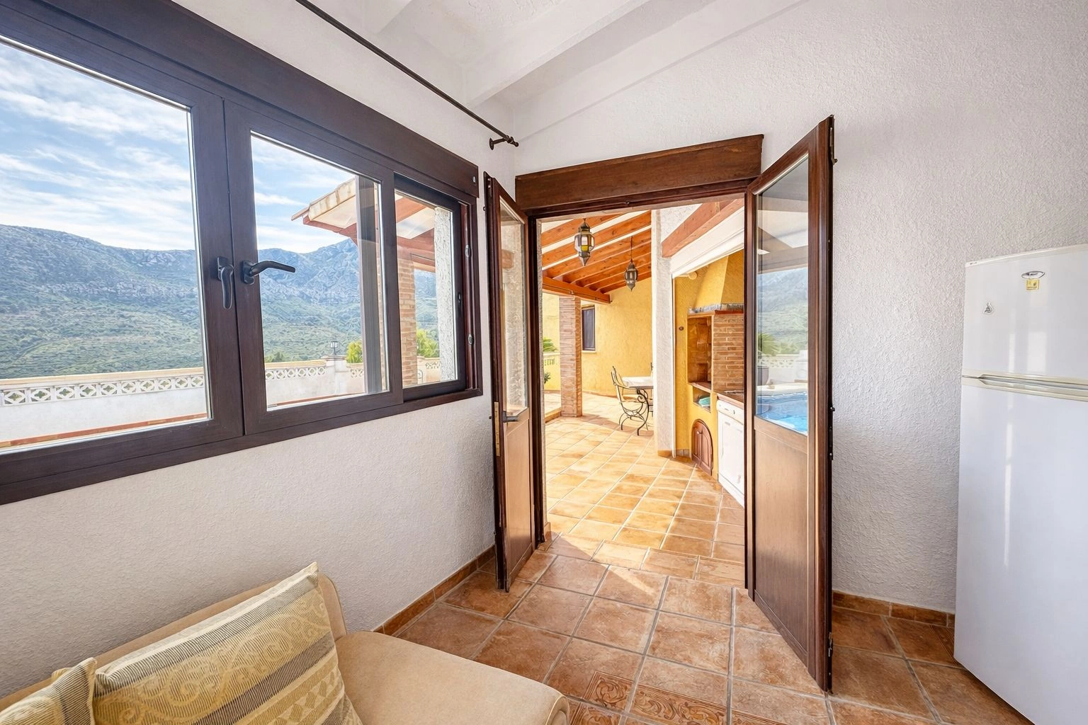 Chalet con piscina y vistas panorámicas en Adsubia (Costa Blanca)