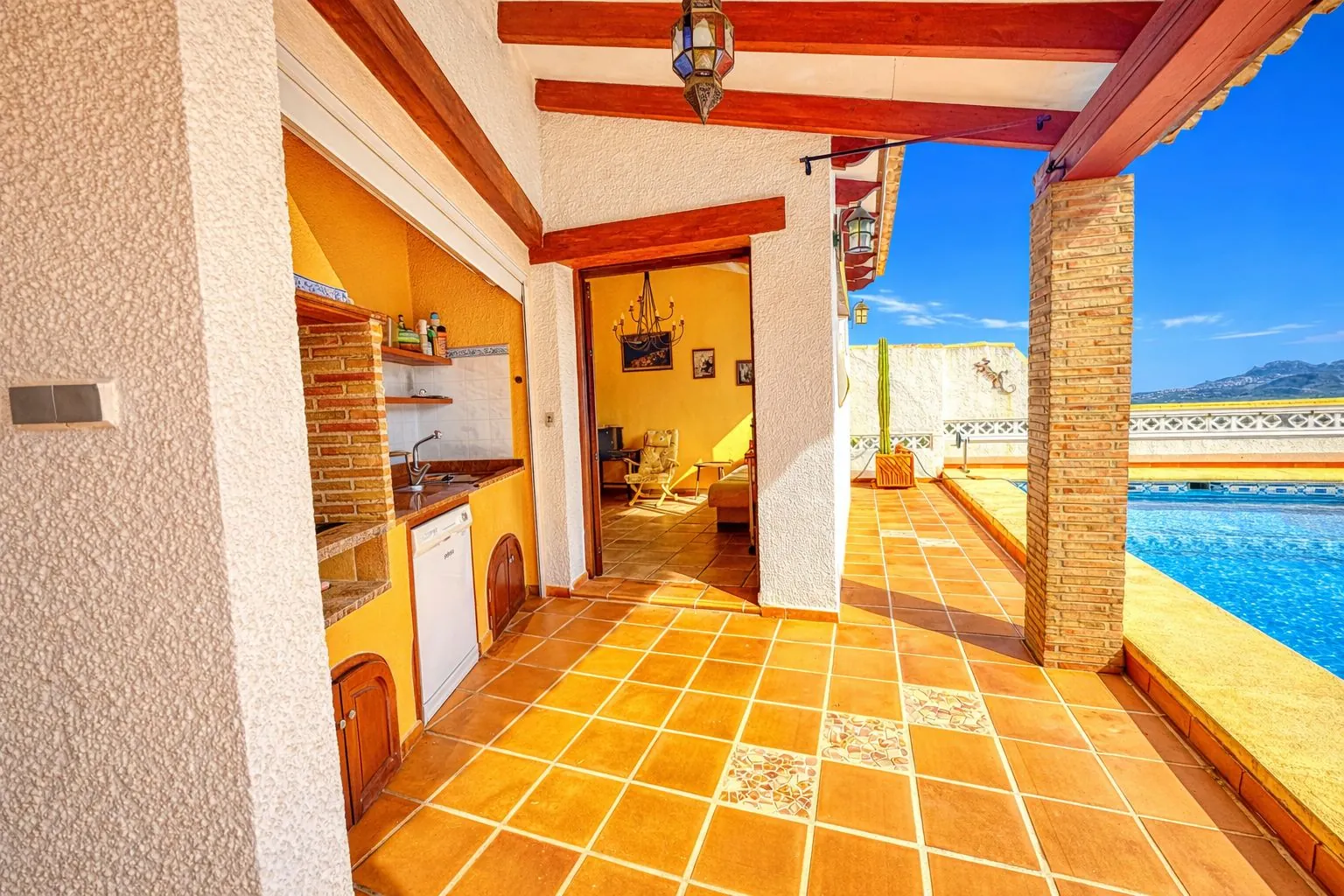 Chalet con piscina y vistas panorámicas en Adsubia (Costa Blanca)