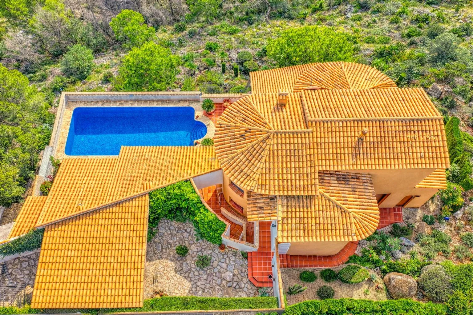 Chalet con piscina y vistas panorámicas en Adsubia (Costa Blanca)