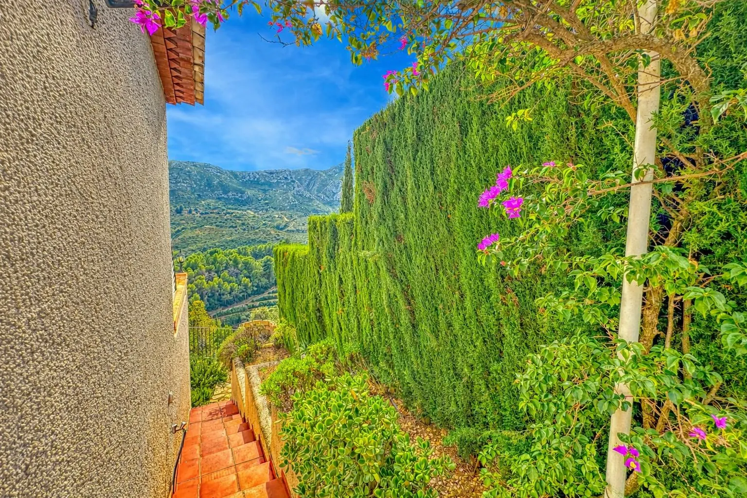 Chalet con piscina y vistas panorámicas en Adsubia (Costa Blanca)