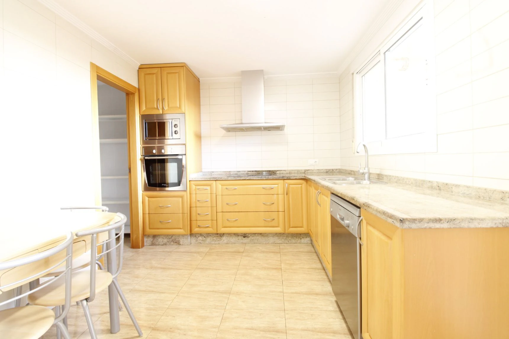 CASA CON GARAJE XXL Y POTENCIAL DE REVALORIZACIÓN EN PEGO – 300 m² REALES