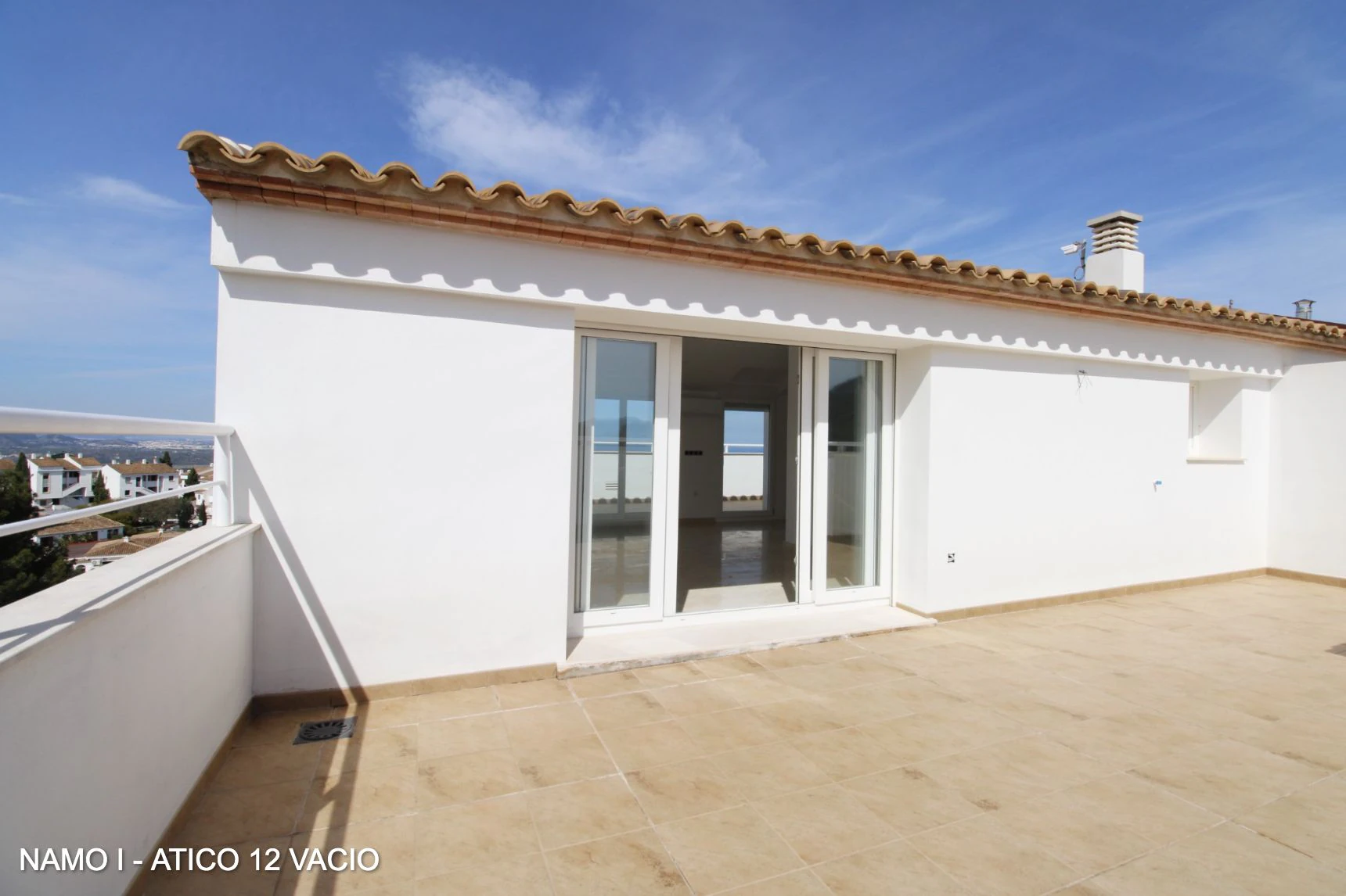 ÁTICO DÚPLEX CON TERRAZAS Y VISTAS 360º AL MAR – INVERSIÓN Y CALIDAD DE VIDA