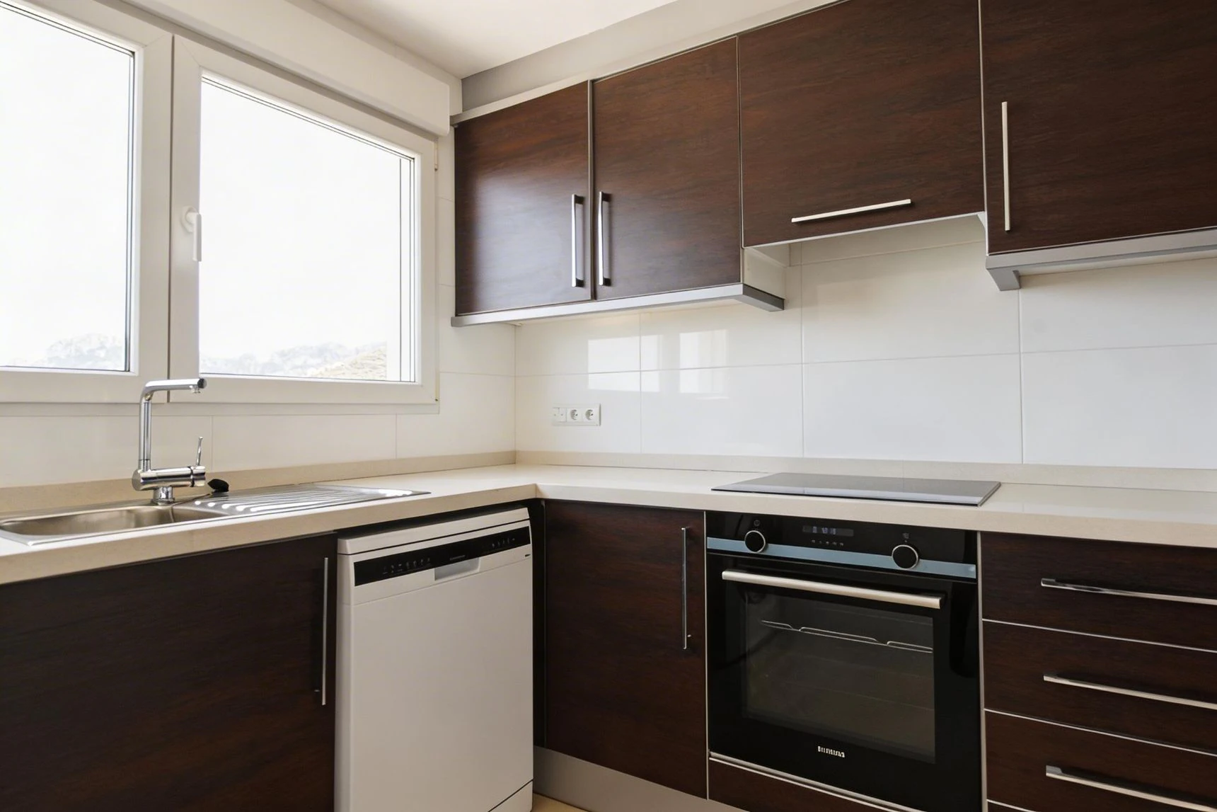 APARTAMENTO CON VISTAS AL MAR Y RENTABILIDAD REAL – TERRAZA, LUZ Y UBICACIÓN