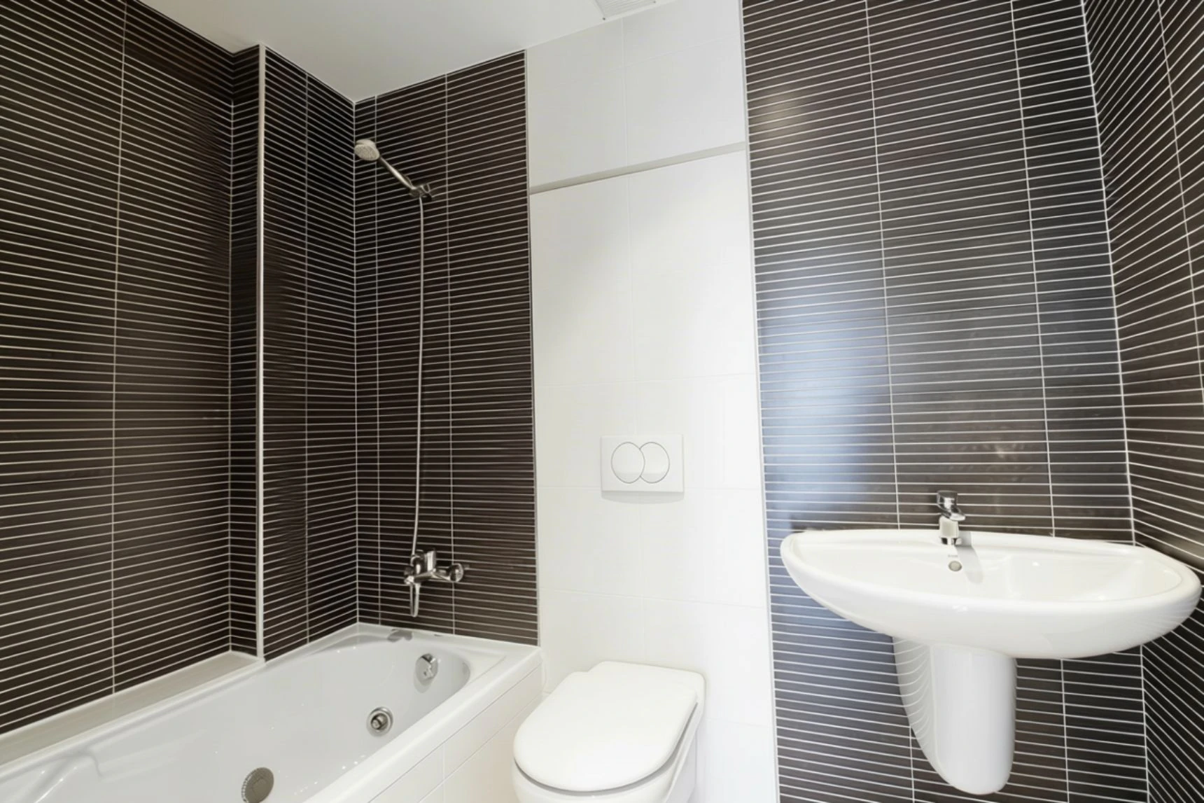 APARTAMENTO CON VISTAS AL MAR Y RENTABILIDAD REAL – TERRAZA, LUZ Y UBICACIÓN