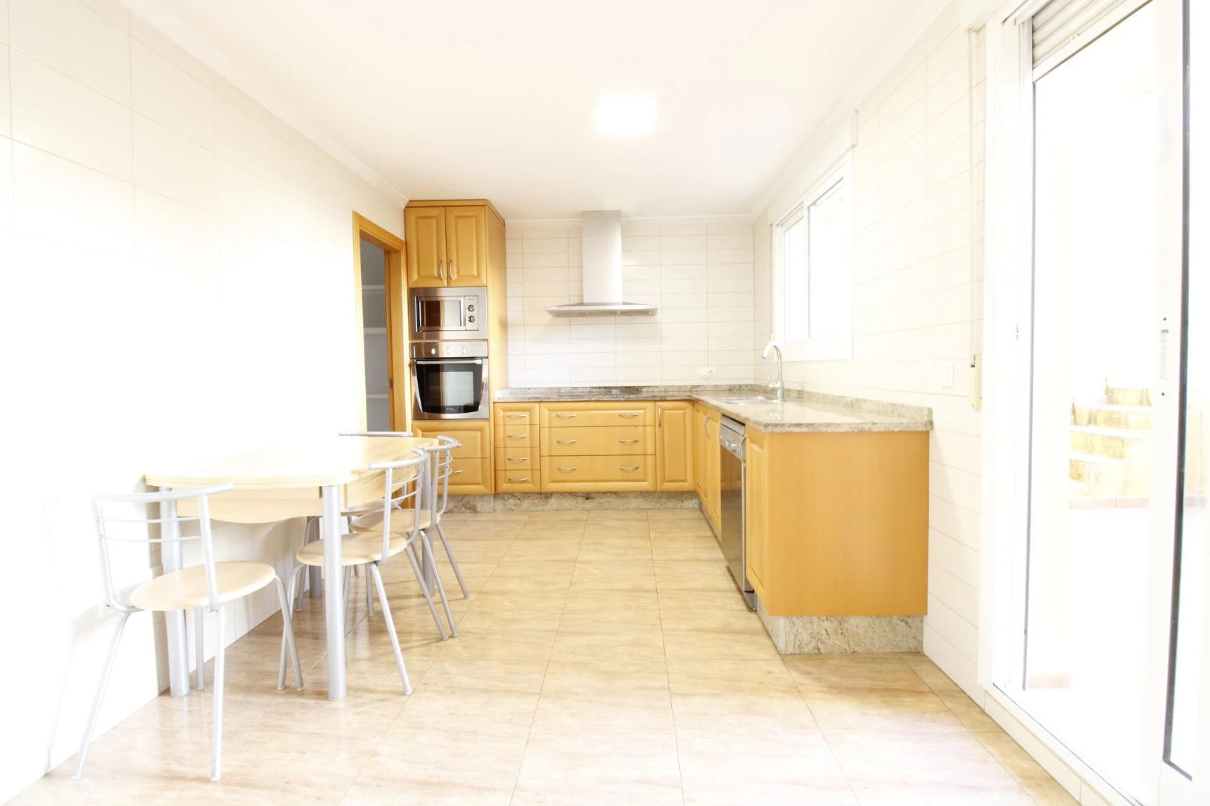 CASA CON GARAJE XXL Y POTENCIAL DE REVALORIZACIÓN EN PEGO – 300 m² REALES