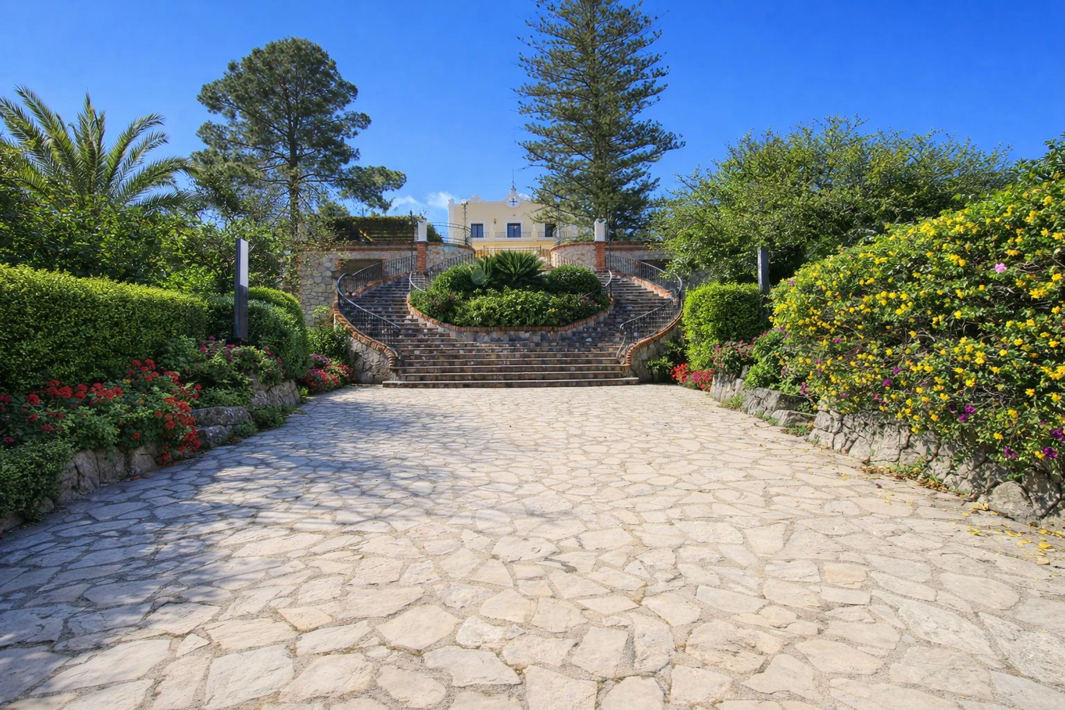 ¿Quieres una casa o un activo exclusivo que genere ingresos donde otros solo ven lujo? En Pego (Costa Blanca)