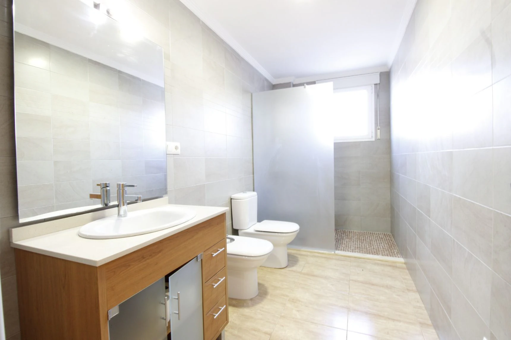 CASA CON GARAJE XXL Y POTENCIAL DE REVALORIZACIÓN EN PEGO – 300 m² REALES