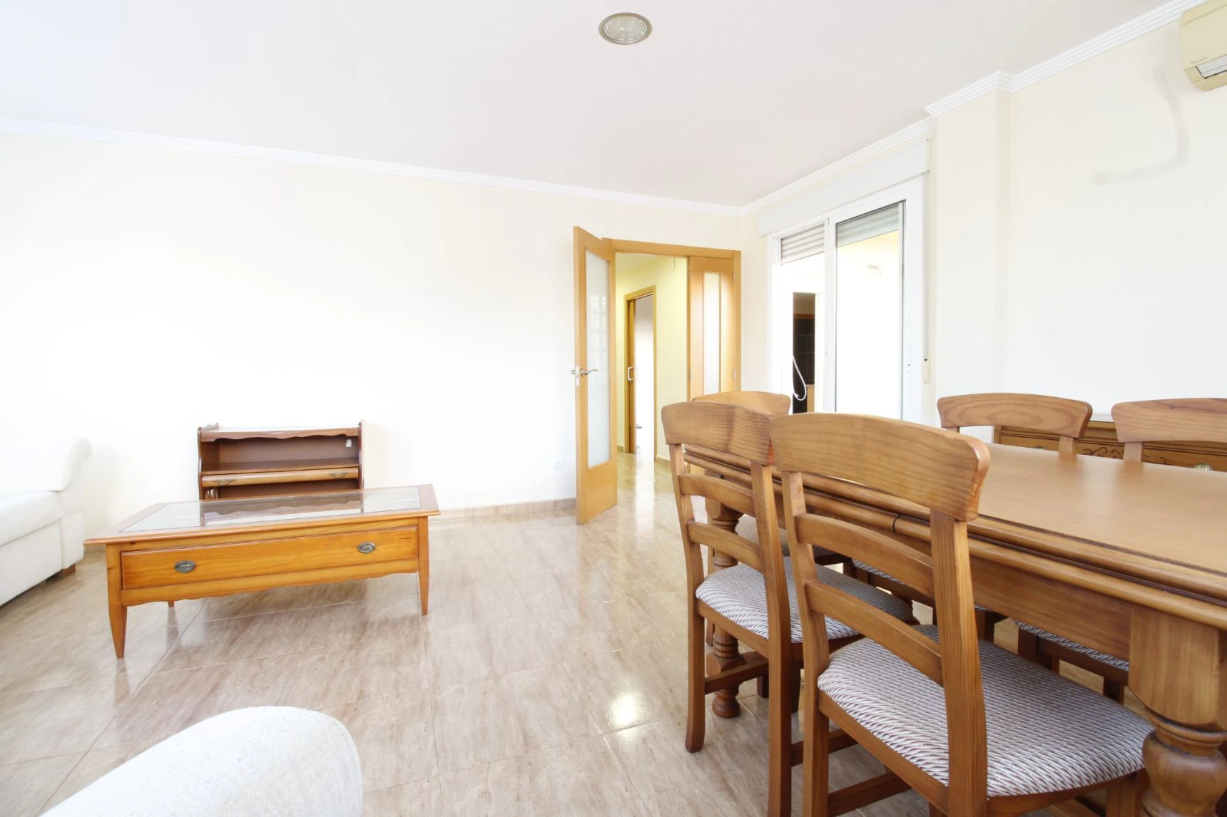 CASA CON GARAJE XXL Y POTENCIAL DE REVALORIZACIÓN EN PEGO – 300 m² REALES
