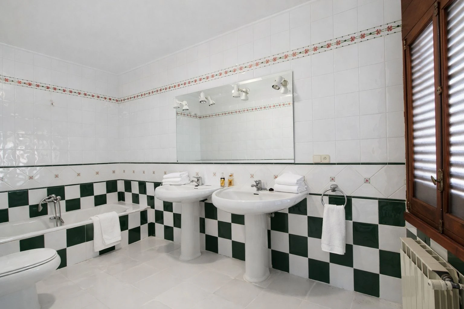 ¿Quieres una casa o un activo exclusivo que genere ingresos donde otros solo ven lujo? En Pego (Costa Blanca)