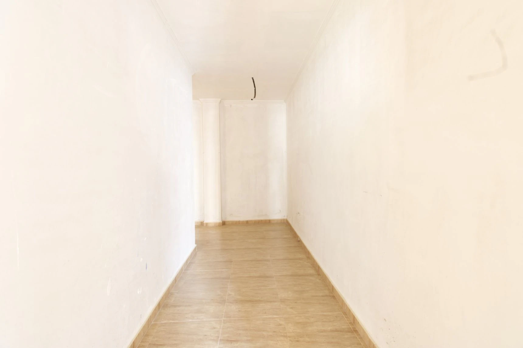 CASA CON GARAJE XXL Y POTENCIAL DE REVALORIZACIÓN EN PEGO – 300 m² REALES