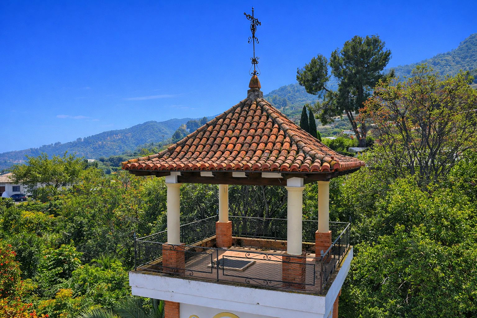 ¿Quieres una casa o un activo exclusivo que genere ingresos donde otros solo ven lujo? En Pego (Costa Blanca)