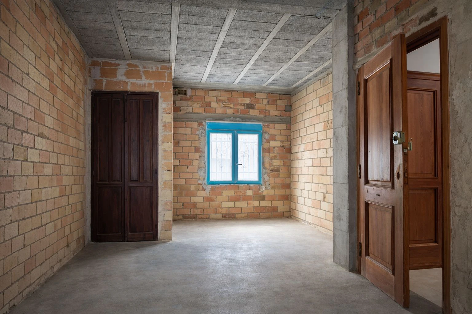 Bajo diáfano en Pego, zona céntrica, ¡122 m² ideales!