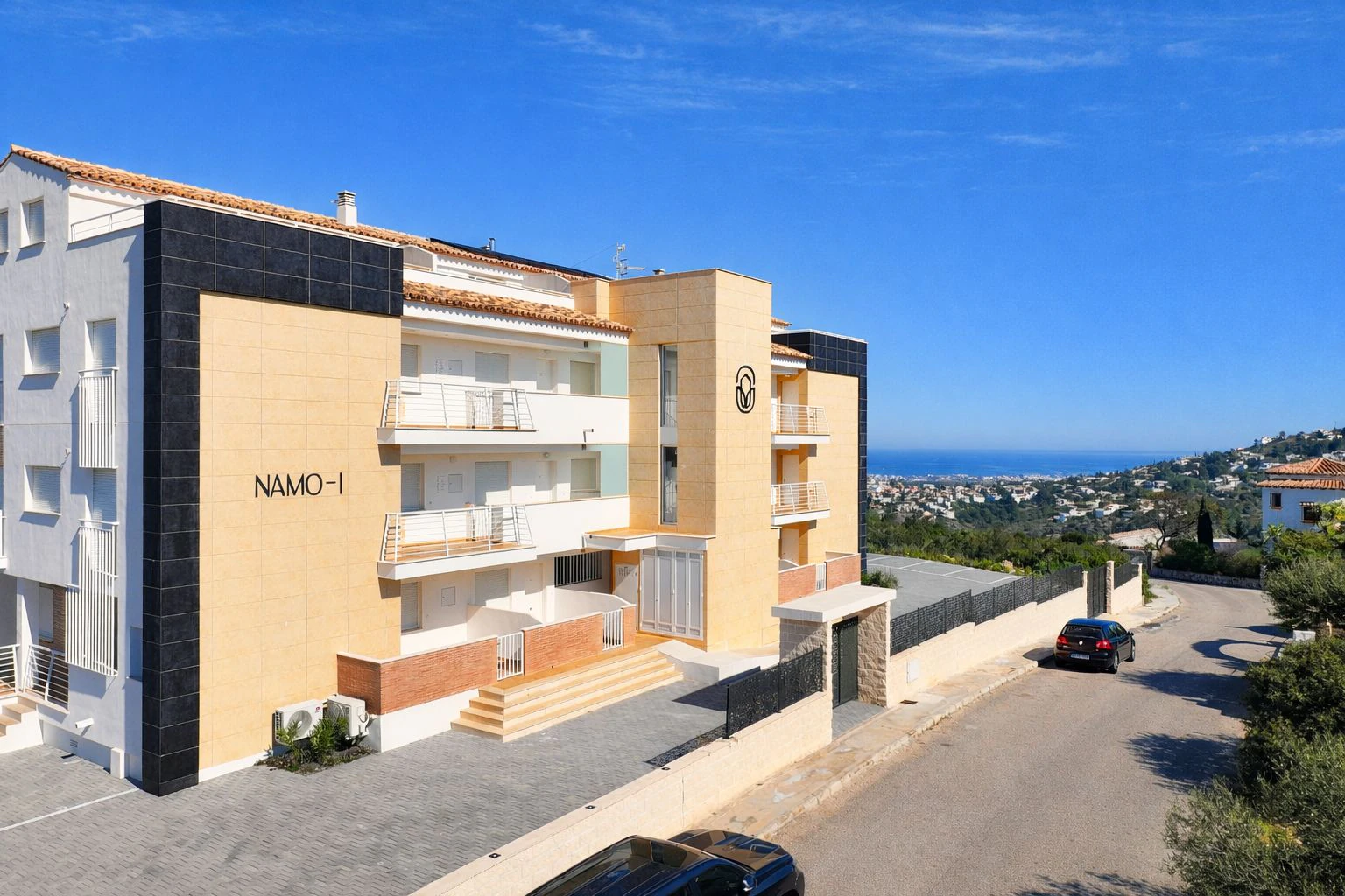ÁTICO DÚPLEX CON TERRAZAS Y VISTAS 360º AL MAR – INVERSIÓN Y CALIDAD DE VIDA