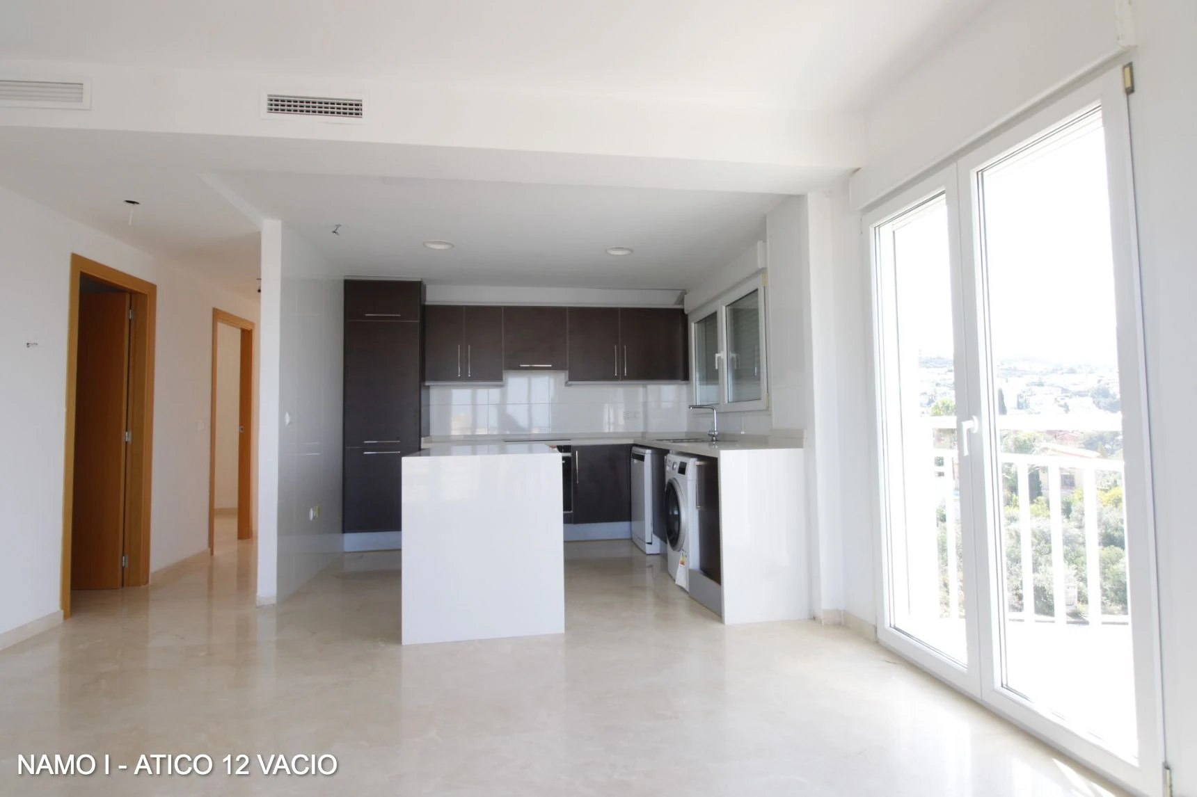 ÁTICO DÚPLEX CON TERRAZAS Y VISTAS 360º AL MAR – INVERSIÓN Y CALIDAD DE VIDA