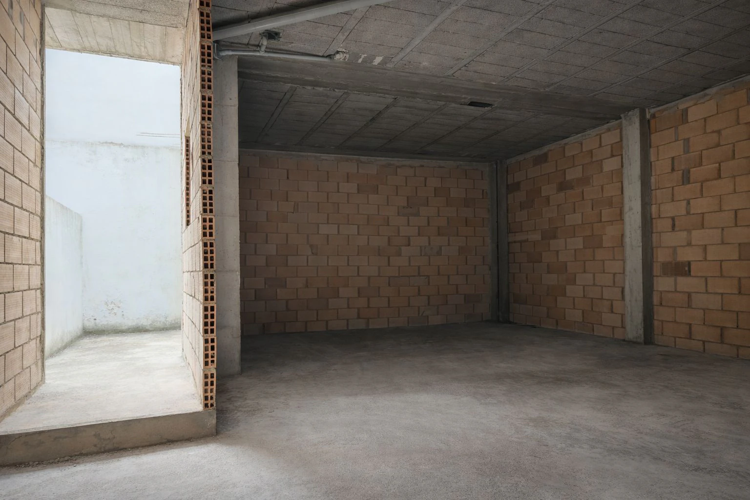 Bajo diáfano en Pego, zona céntrica, ¡122 m² ideales!
