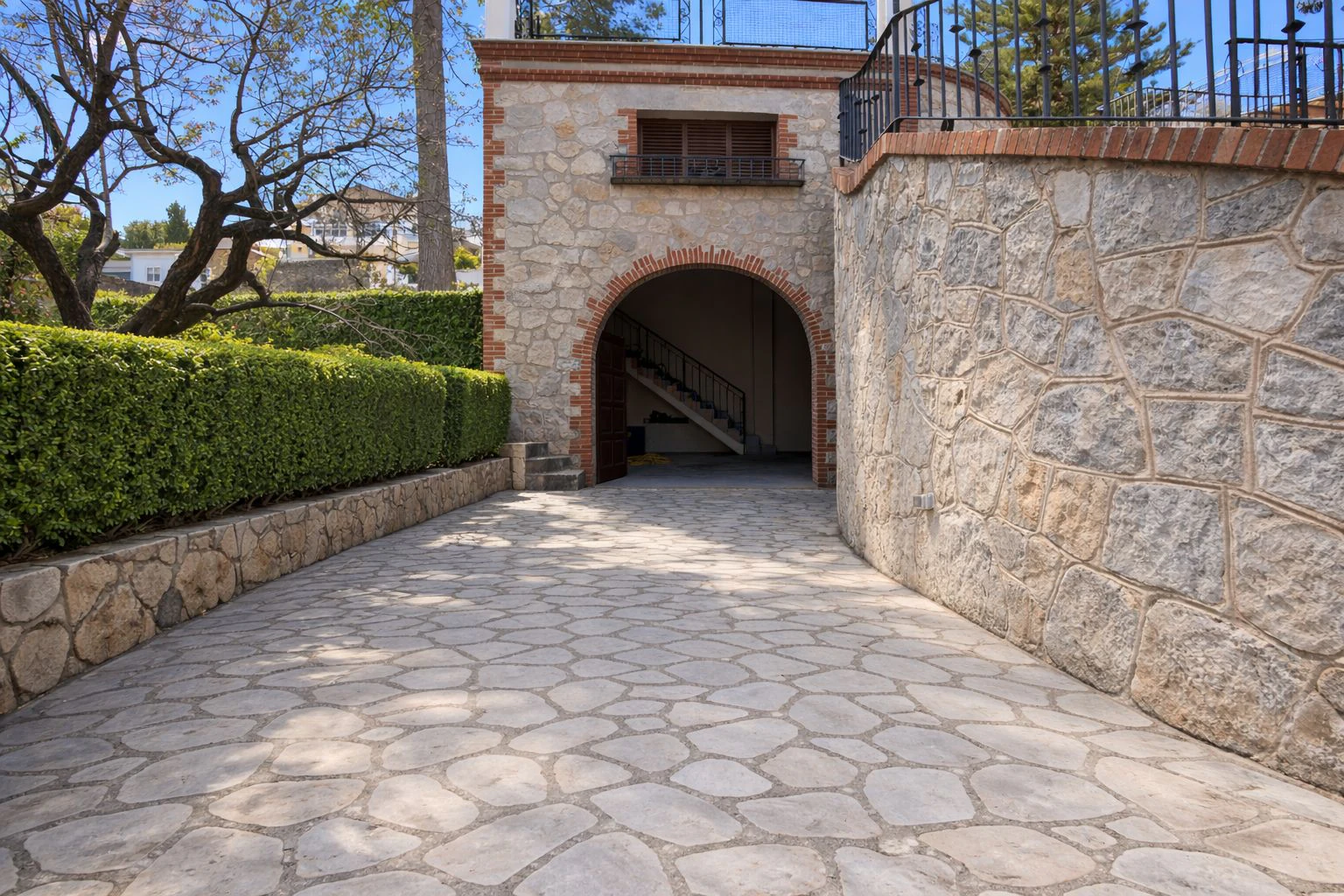 ¿Quieres una casa o un activo exclusivo que genere ingresos donde otros solo ven lujo? En Pego (Costa Blanca)