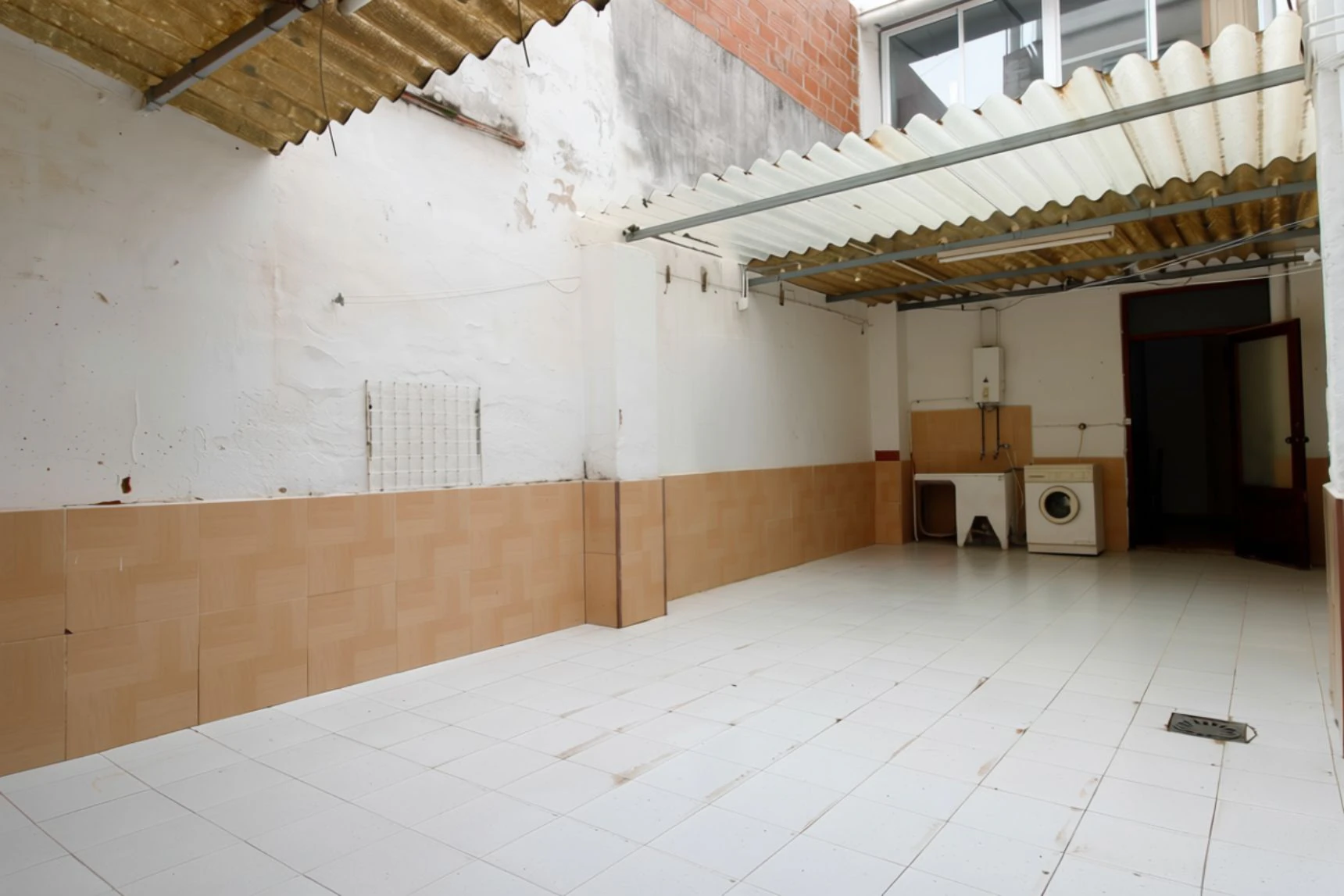 Planta baja con potencial y alta demanda de alquiler en Pego (Costa Blanca)