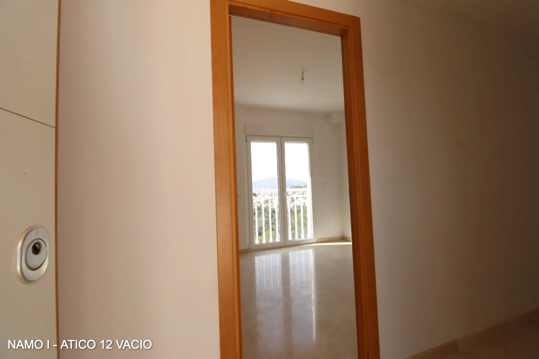 ÁTICO DÚPLEX CON TERRAZAS Y VISTAS 360º AL MAR – INVERSIÓN Y CALIDAD DE VIDA