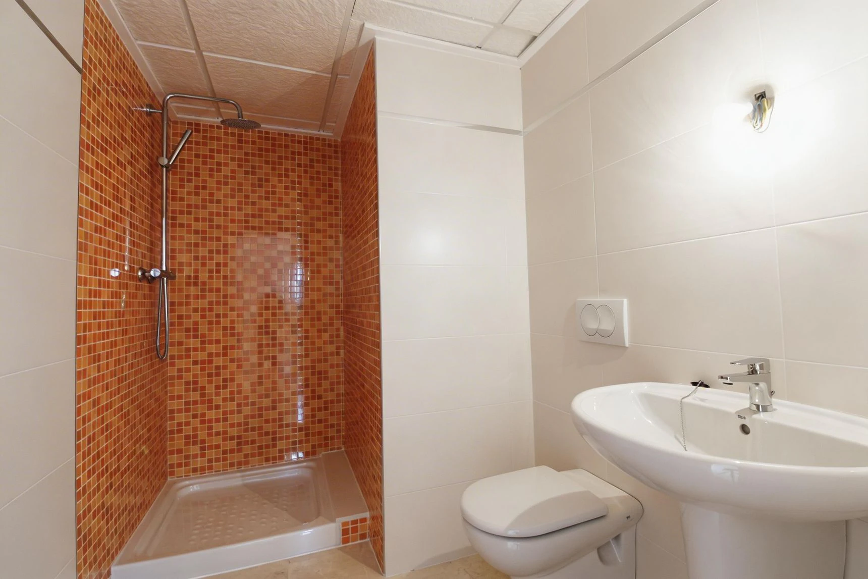 APARTAMENTO CON VISTAS AL MAR Y RENTABILIDAD REAL – TERRAZA, LUZ Y UBICACIÓN