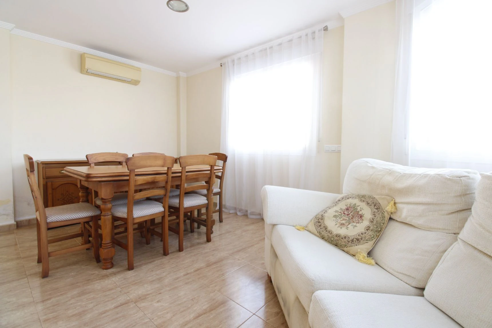 CASA CON GARAJE XXL Y POTENCIAL DE REVALORIZACIÓN EN PEGO – 300 m² REALES