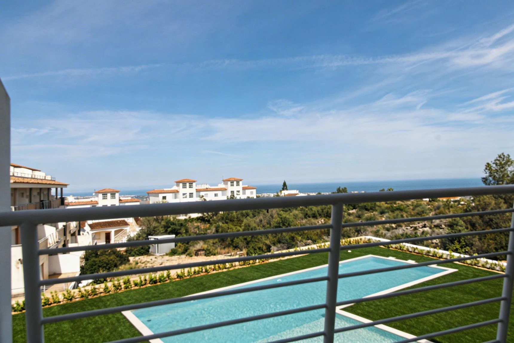 APARTAMENTO CON VISTAS AL MAR Y RENTABILIDAD REAL – TERRAZA, LUZ Y UBICACIÓN