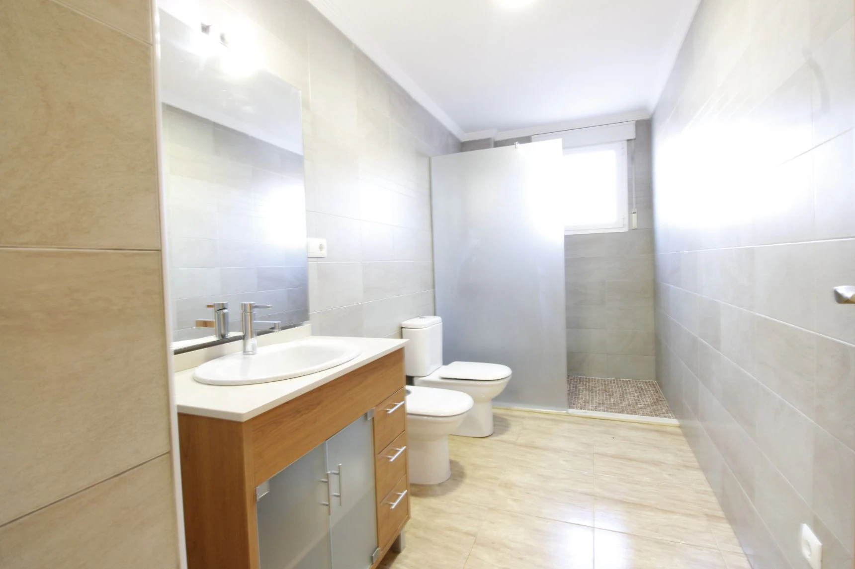CASA CON GARAJE XXL Y POTENCIAL DE REVALORIZACIÓN EN PEGO – 300 m² REALES