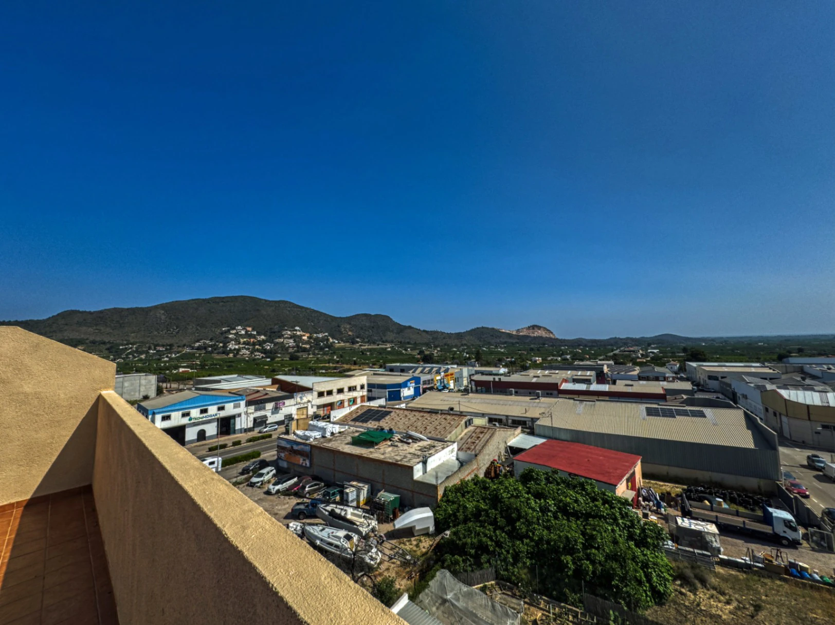 Ático Duplex con 2 habitaciones y terraza en Pego (Marina Alta)