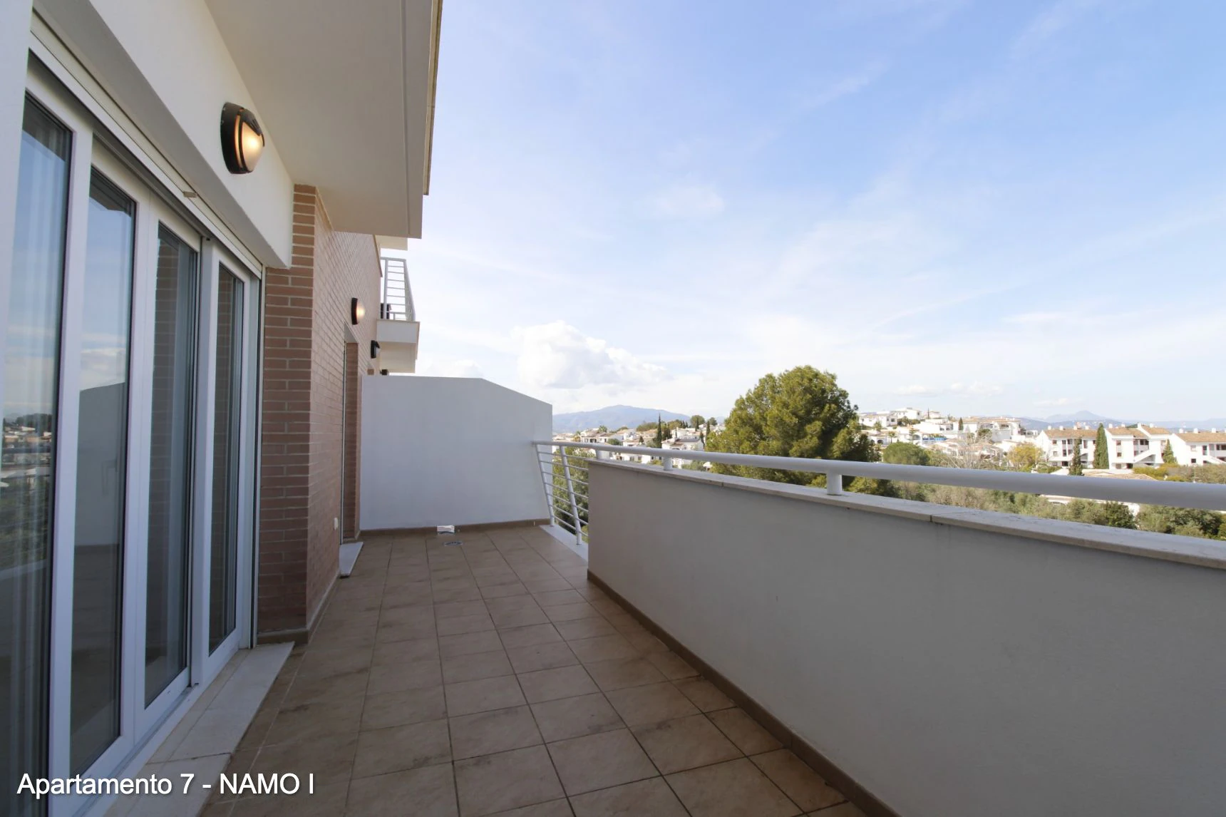 APARTAMENTO CON TERRAZA Y VISTAS AL MAR (MONTE PEGO)