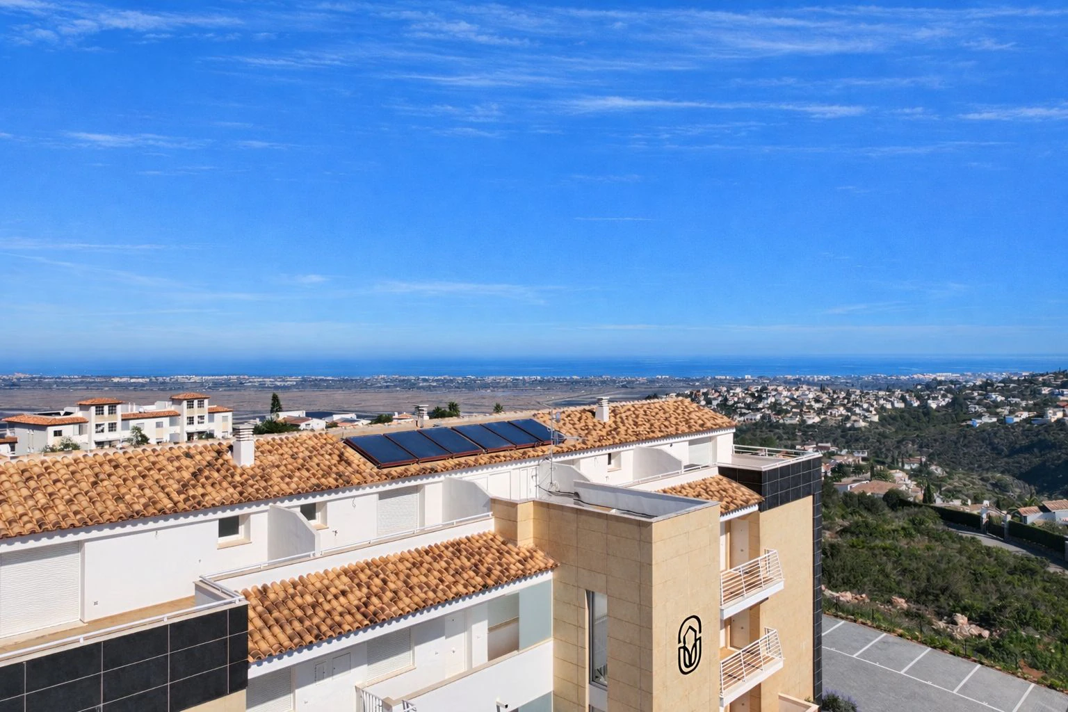 APARTAMENTO CON TERRAZA Y VISTAS AL MAR (MONTE PEGO)