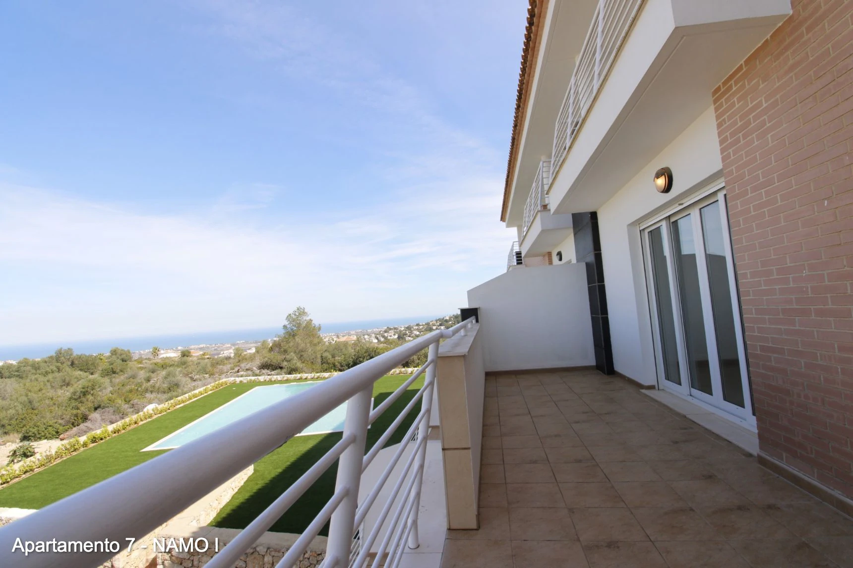 APARTAMENTO CON TERRAZA Y VISTAS AL MAR (MONTE PEGO)