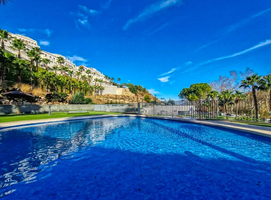 Investitionsmöglichkeit am Mittelmeer: Luxuswohnung im Xeresa del Monte Resort mit 360º Aussicht