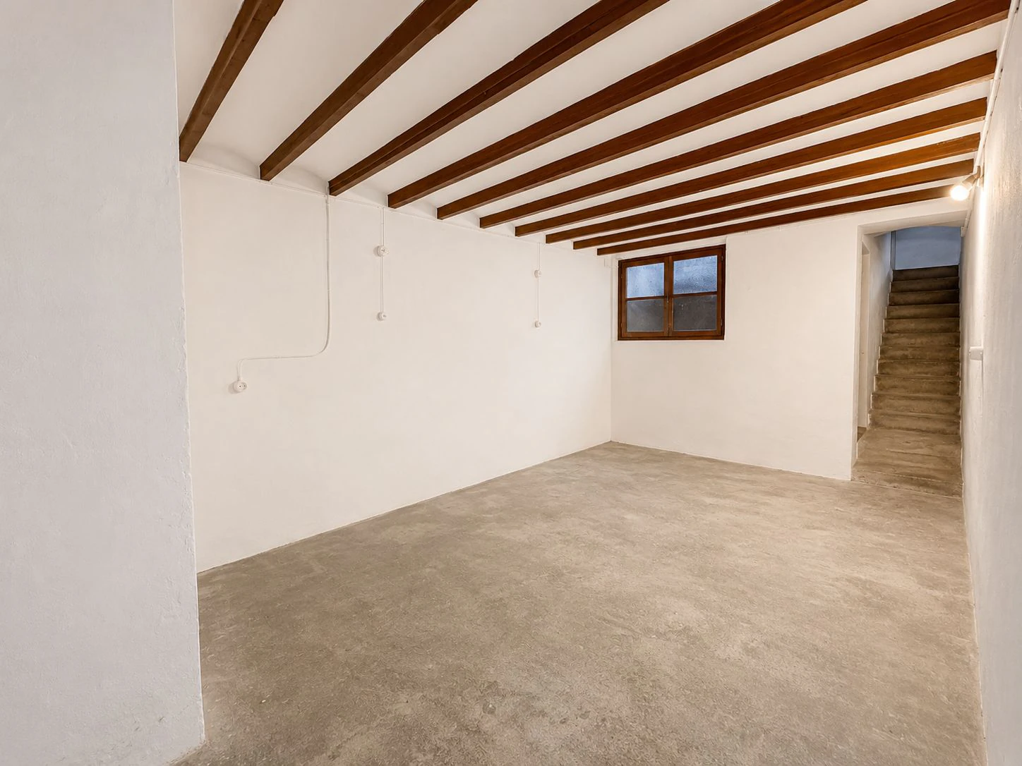 OPORTUNIDAD DE INVERSIÓN EN EL CENTRO DE PEGO: CASA SEÑORIAL CON LOCAL Y DOBLE ACCESO