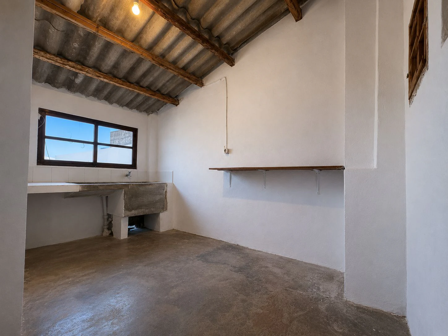 OPORTUNIDAD DE INVERSIÓN EN EL CENTRO DE PEGO: CASA SEÑORIAL CON LOCAL Y DOBLE ACCESO
