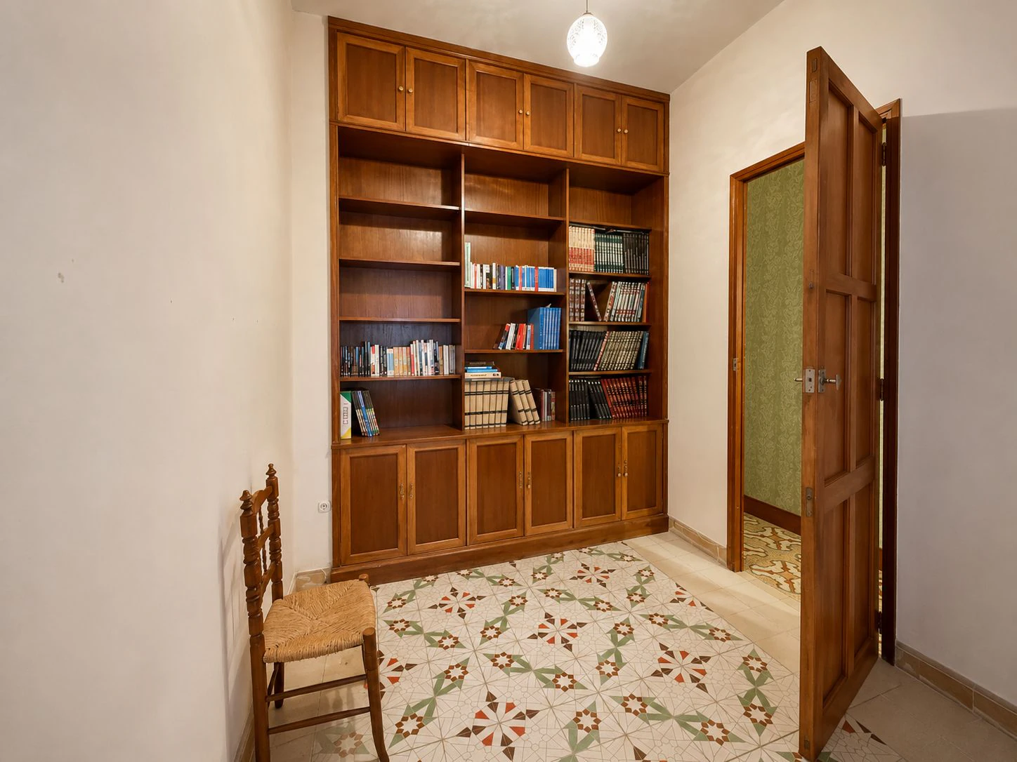 OPORTUNIDAD DE INVERSIÓN EN EL CENTRO DE PEGO: CASA SEÑORIAL CON LOCAL Y DOBLE ACCESO