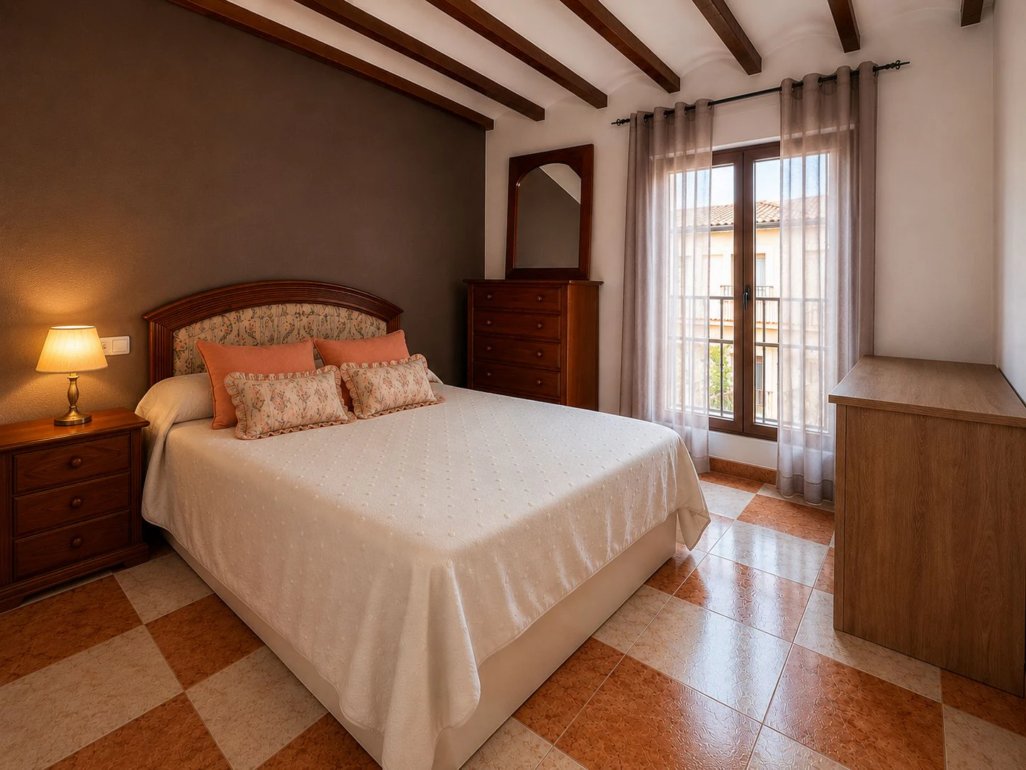 Vivienda unifamiliar con posibilidad de ampliar en el centro de Pego (Marina Alta)