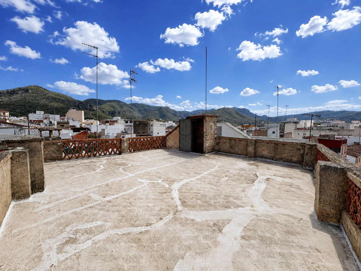 Vivienda unifamiliar con posibilidad de ampliar en el centro de Pego (Marina Alta)